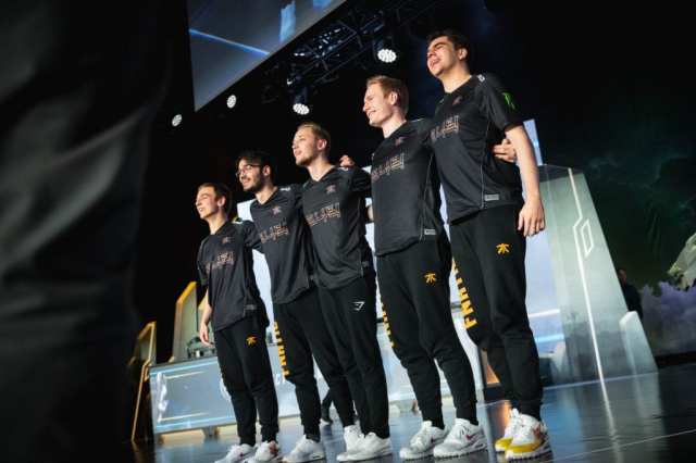 Worlds 2018 Group D Fnatic 100 Thieves Invictus Gaming
