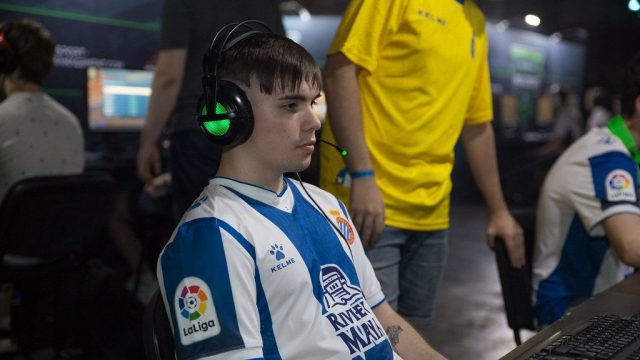 Zamué before he was part of White Demons at DreamHack Valencia as an Espanyol player