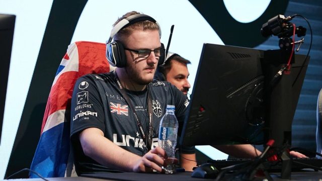smooya playing for movistar riders