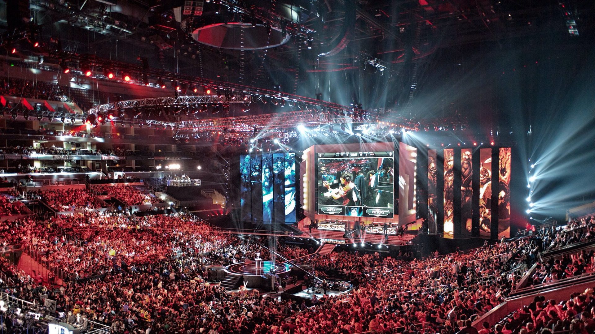 The 2013 League of Legends World Championship peaked at 8.5 million concurrent viewers.