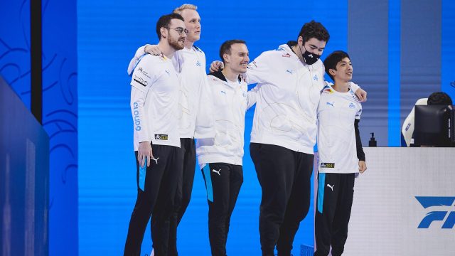 Cloud9, who escaped Group A at Worlds 2021