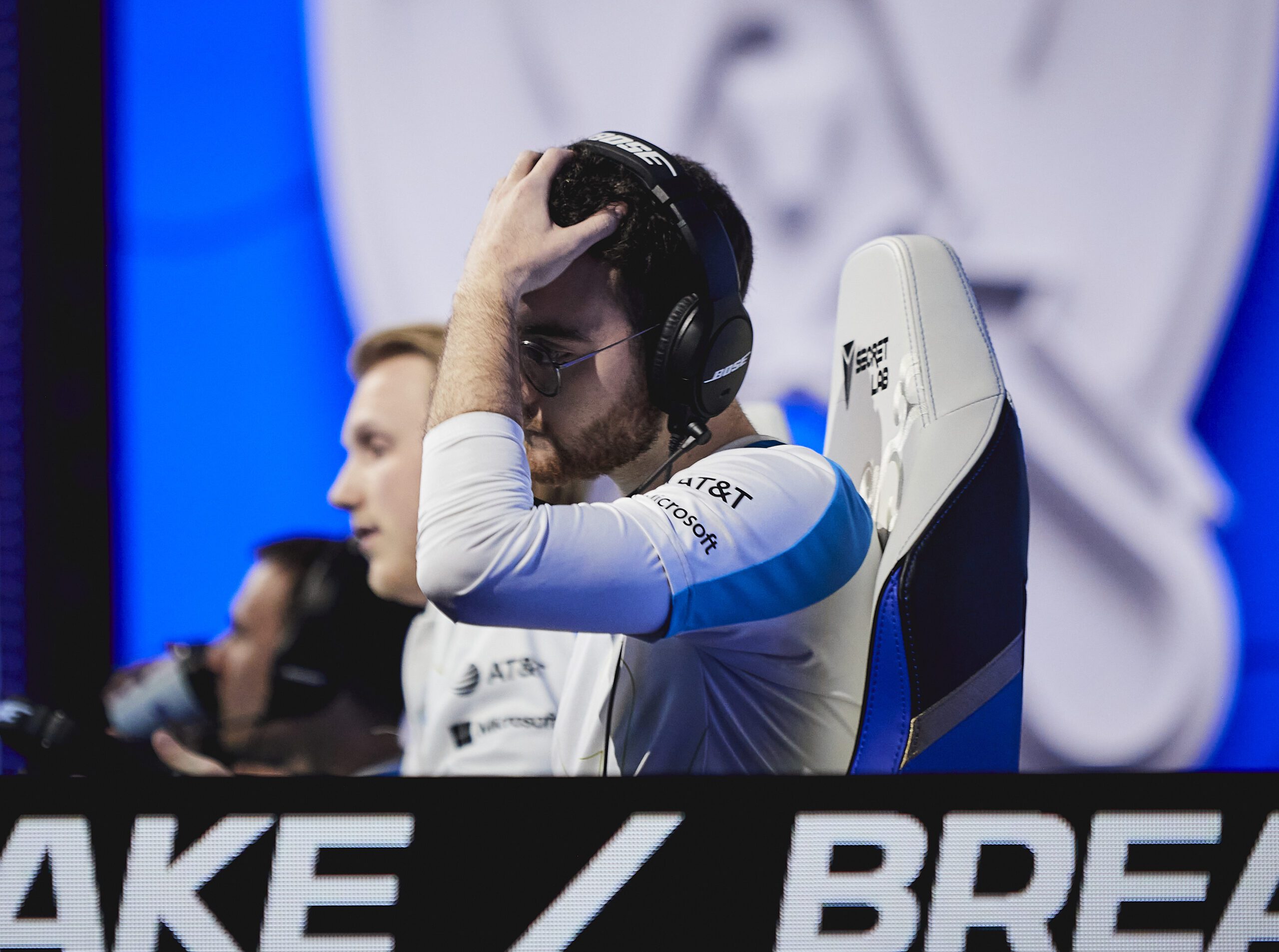 C9 Vulcan grabs his head at Worlds 2021