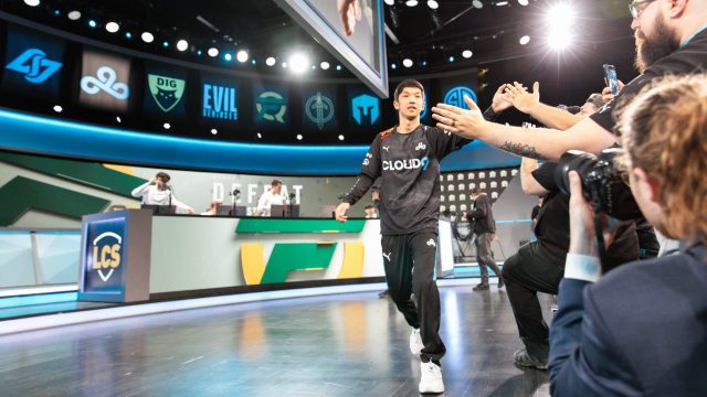 Cloud9's Blaber high fives fans just like he will dap up winsome