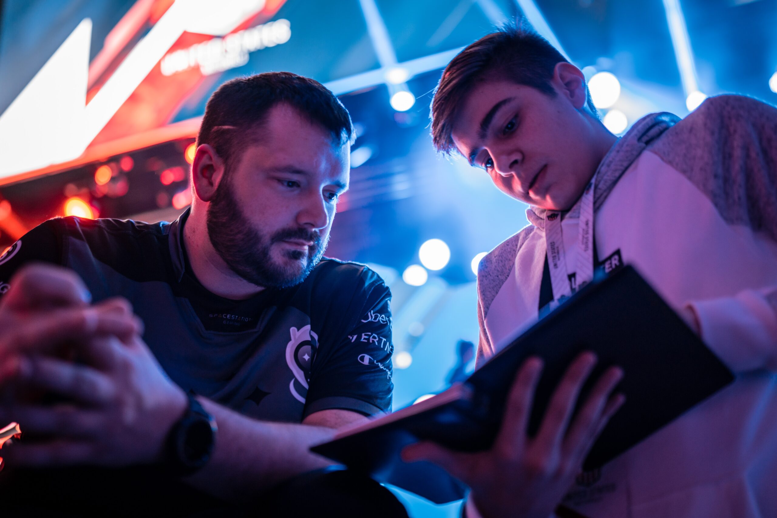Lycan had always aimed to compete at the highest level in Siege as a player, but found his love for coaching in 2018